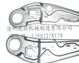 衝壓件加工淬（cuì）火與回（huí）火是模具熱處（chù）理中的重要（yào）環節